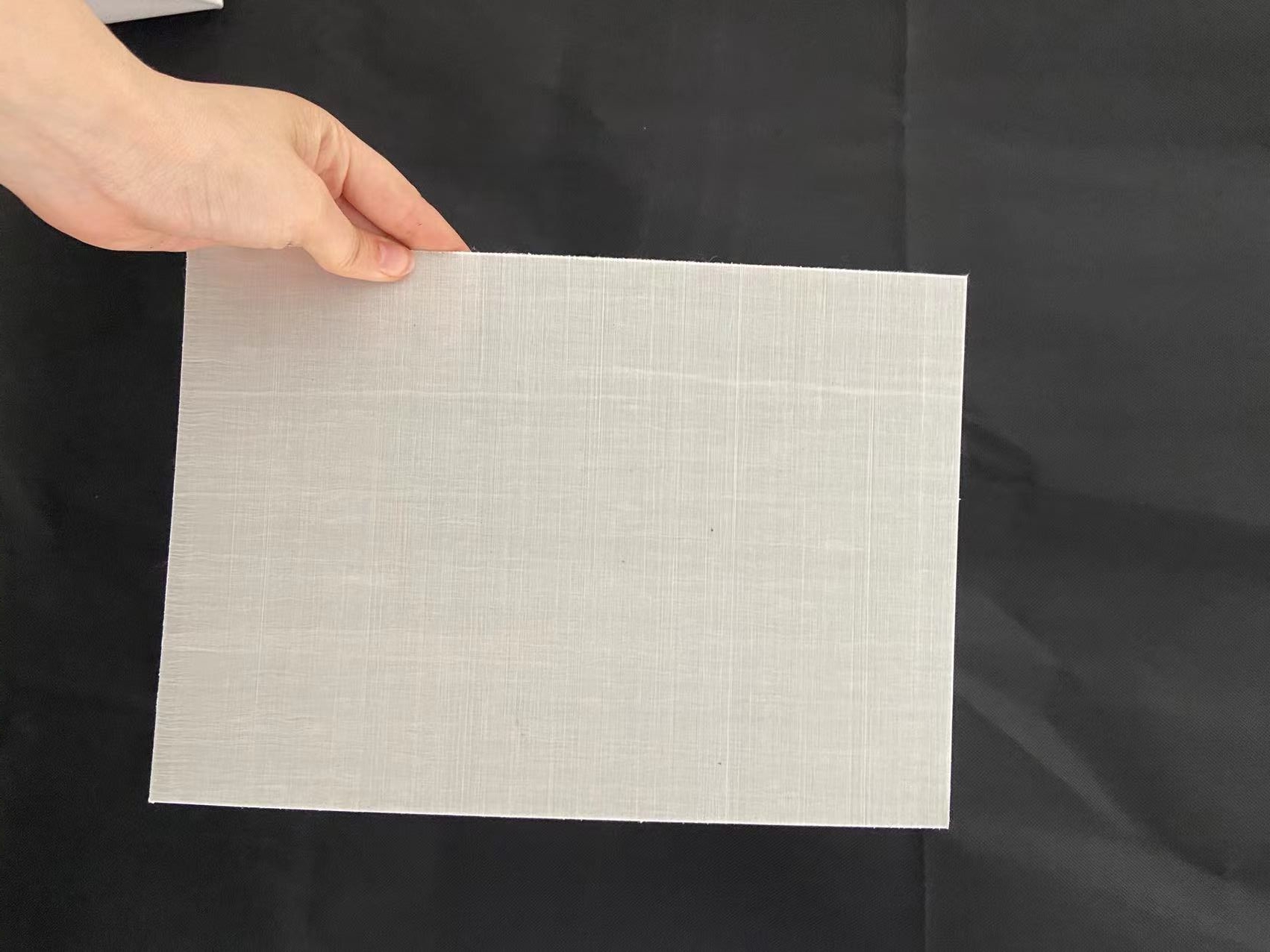 CFRT合片實心(xīn)闆—可做汽(qi)車輕量化(huà)熱塑性複(fú)合材料